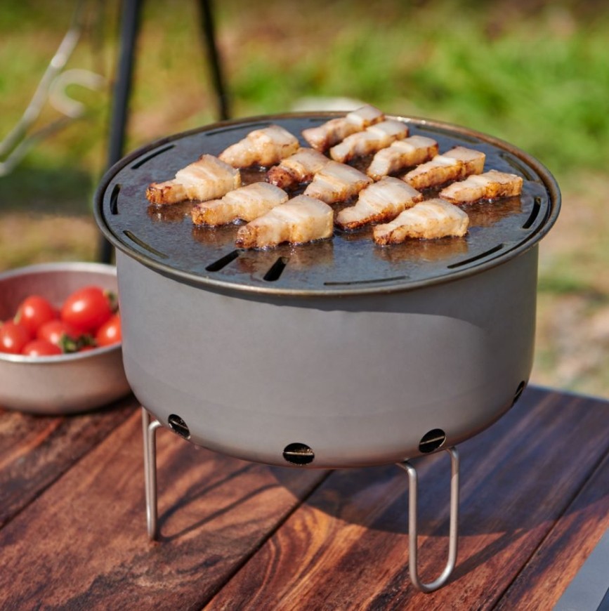 Outdoor Titanium Portable Flat - Camping Cooking Table With Windshield recensione e prezzo