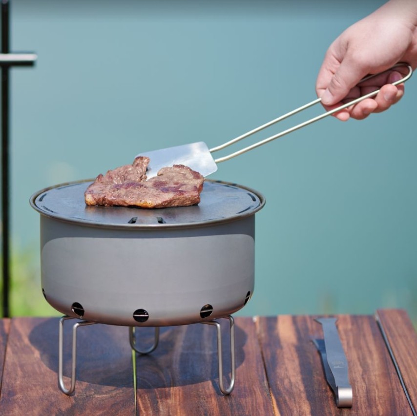 Outdoor Titanium Portable Flat - Camping Cooking Table With Windshield recensione e prezzo